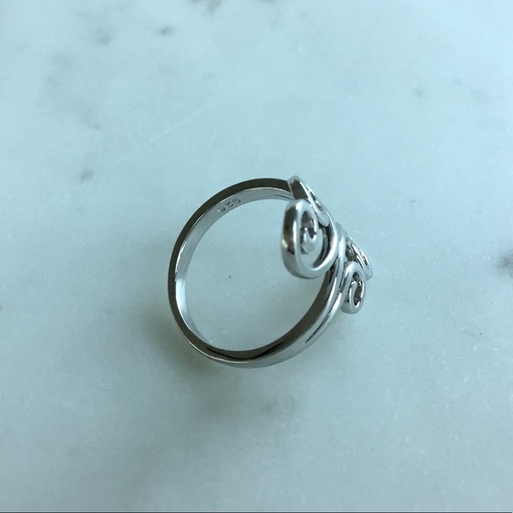 Sterling Silver Swirl Design Ring - Picture 14 of 16